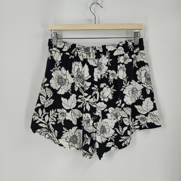 Old Navy Playa Shorts - Picture 2 of 4